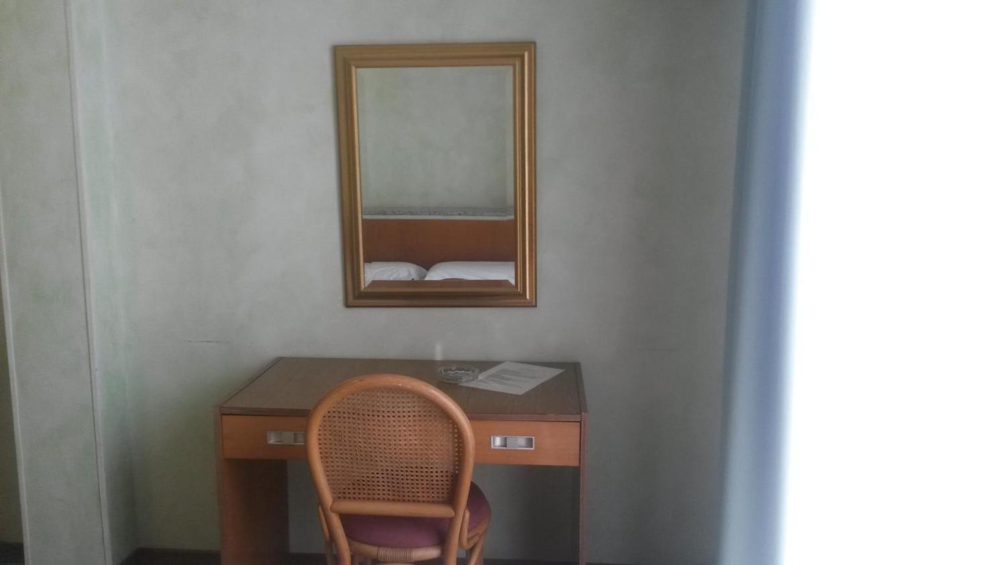 Hotel Mirabello Сирмионе Номер фото