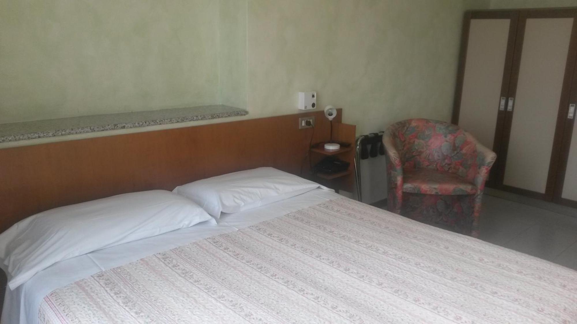 Hotel Mirabello Сирмионе Номер фото